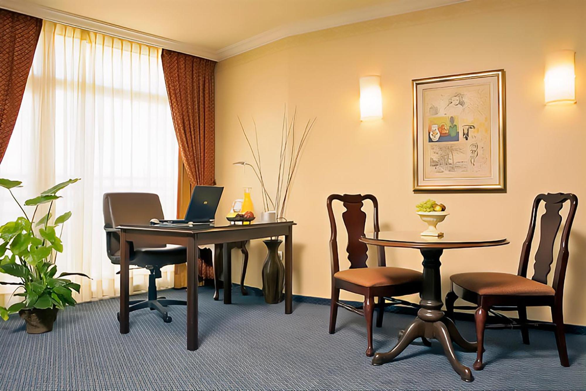 Renaissance Tel Aviv Hotel Luaran gambar